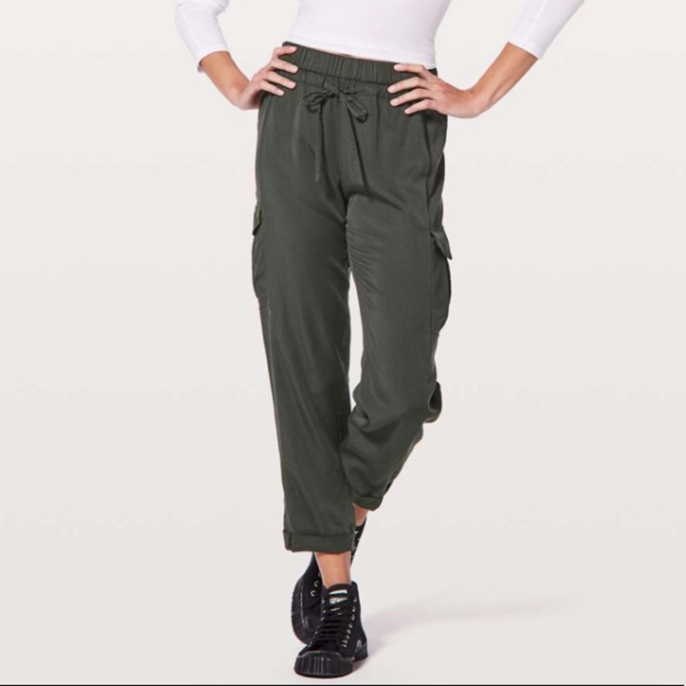 Lululemon Move Lightly Cargo Pant *25"